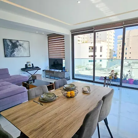 Apartment Seaview Business Hub Larnaca